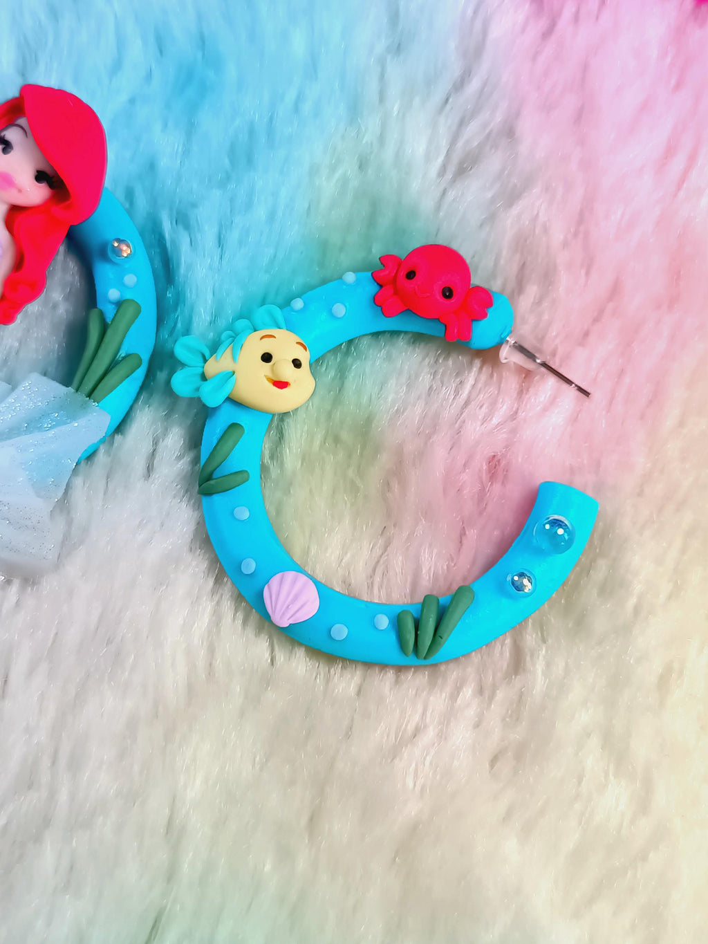 Brincos de Argola em Fimo com Ariel e muito mais – Bijuteria Artesanal, Brincos Leves, Acessórios Primavera/ Verão, Feito à Mão