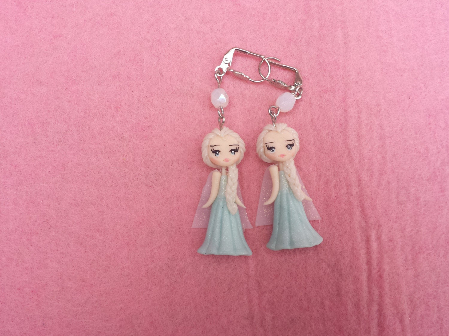 Brincos Elsa congelados em fimo, argila polimérica