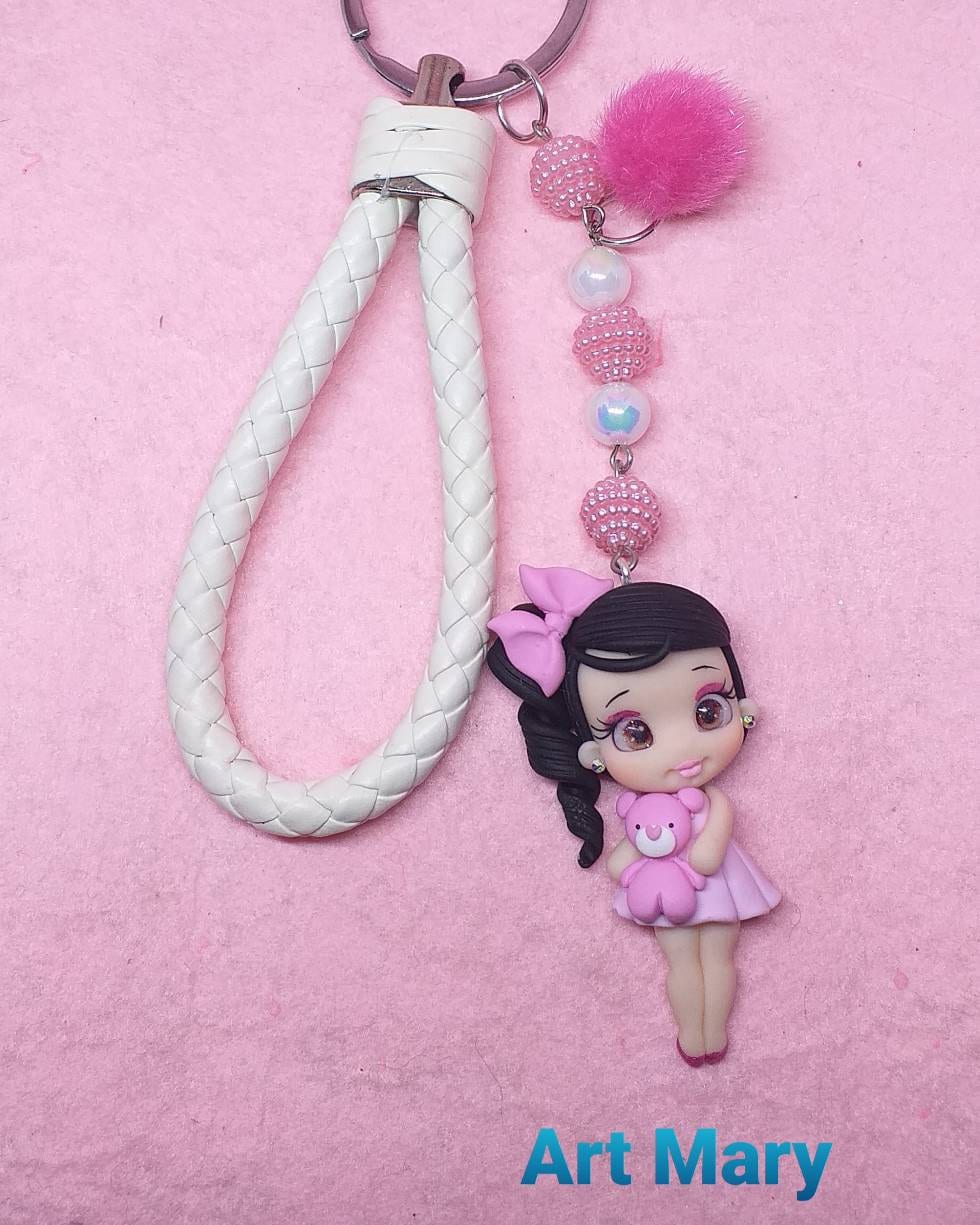 chaveiros menina com ursinho em fimo, argila polimérica