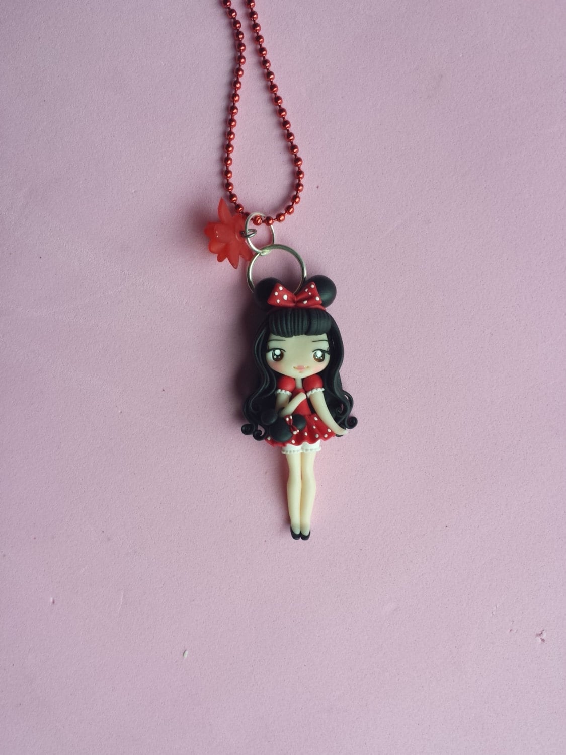 colar de argila de polímero de menina mickey, fimo