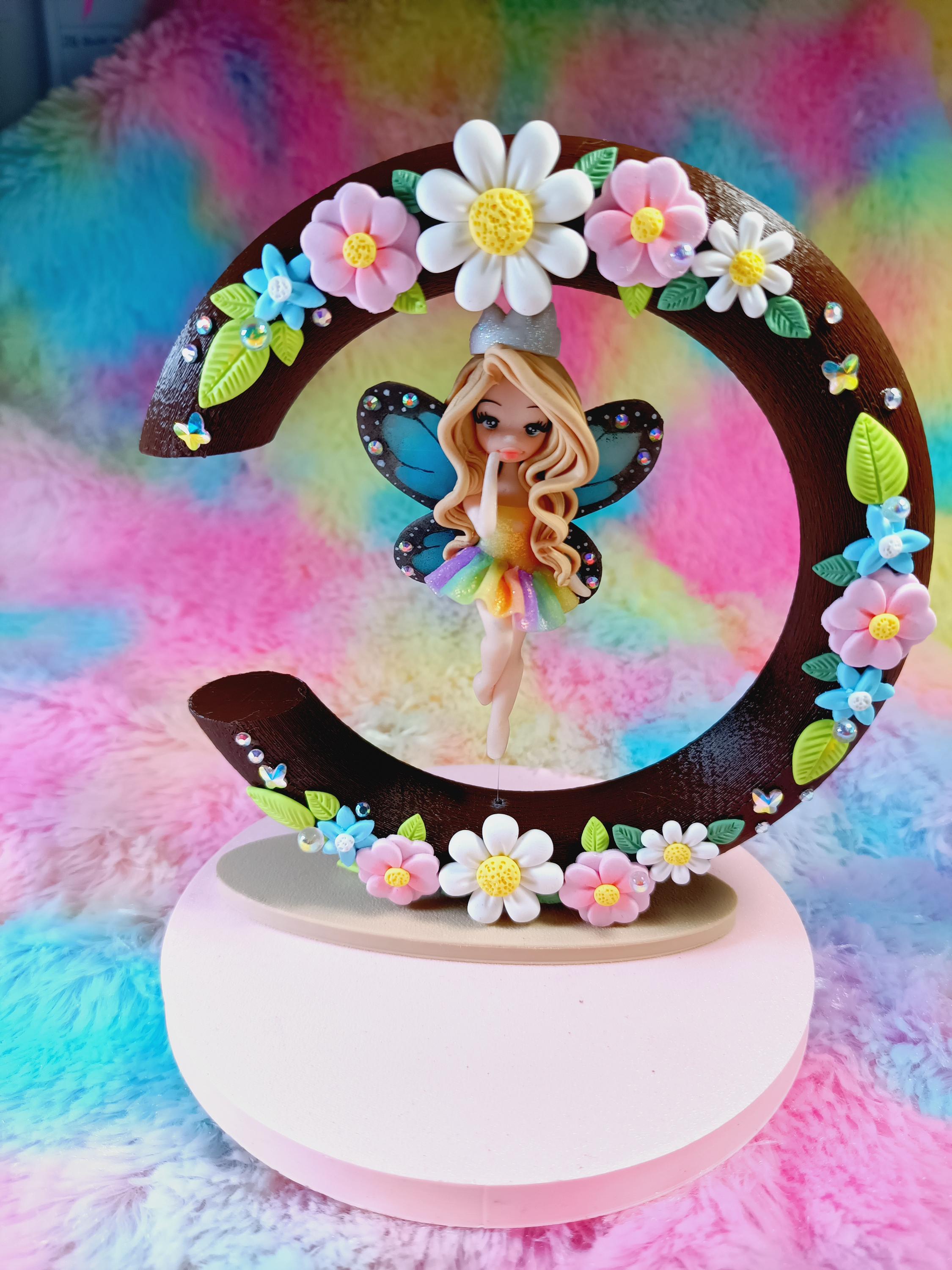 Estatueta Fada flutuante em Polymer clay, fimo