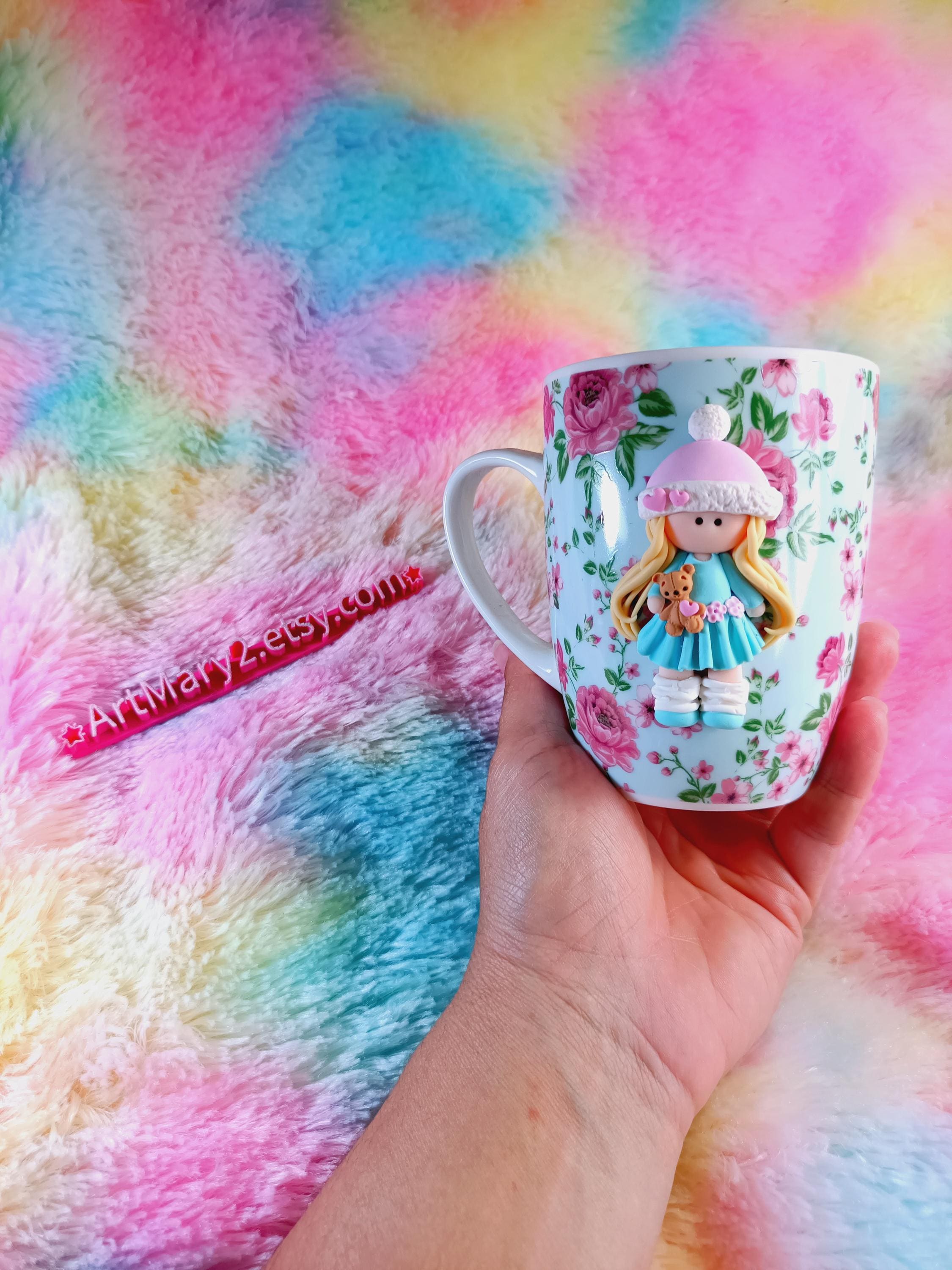 Caneca de boneca russa em fimo, argila polimérica