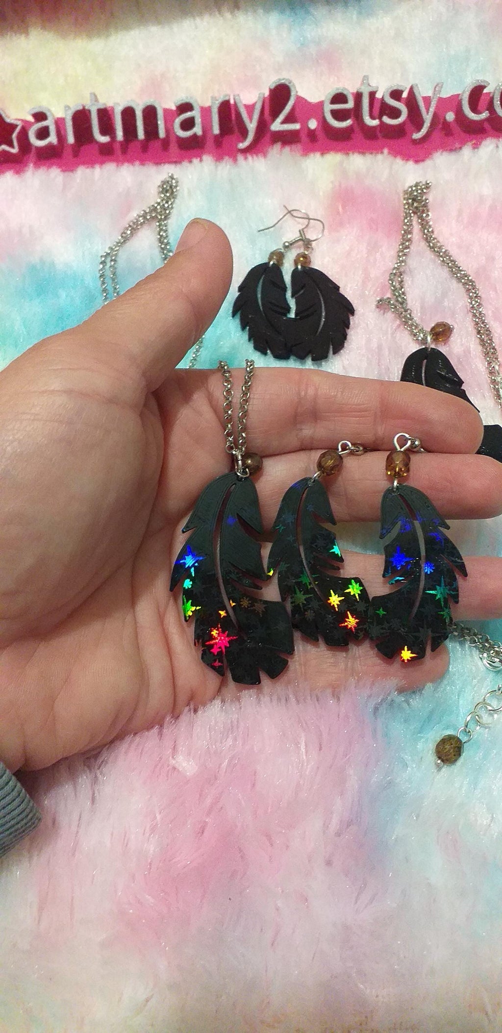 Conjunto de Brincos e Colar em Forma de Pena – Elegância com Brilho Mágico, 3d
