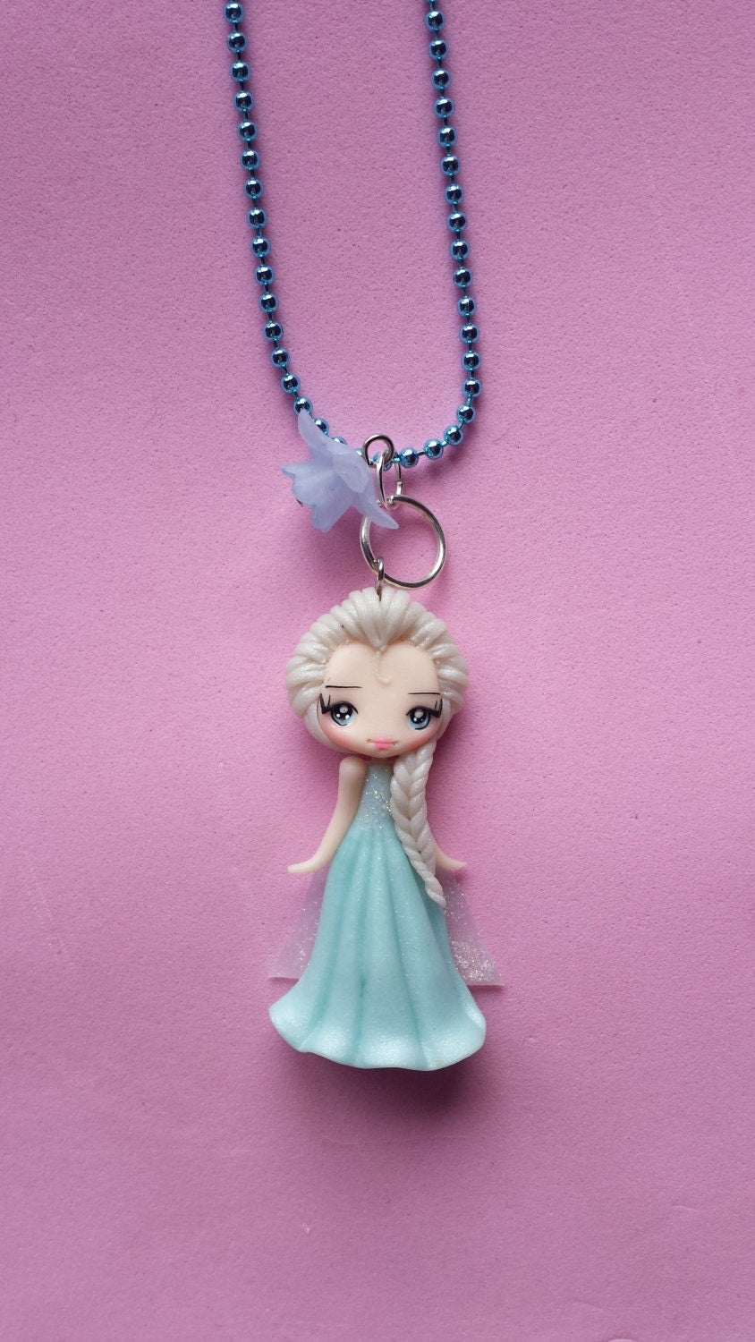 Colar Elsa congelada em fimo, argila polimérica.