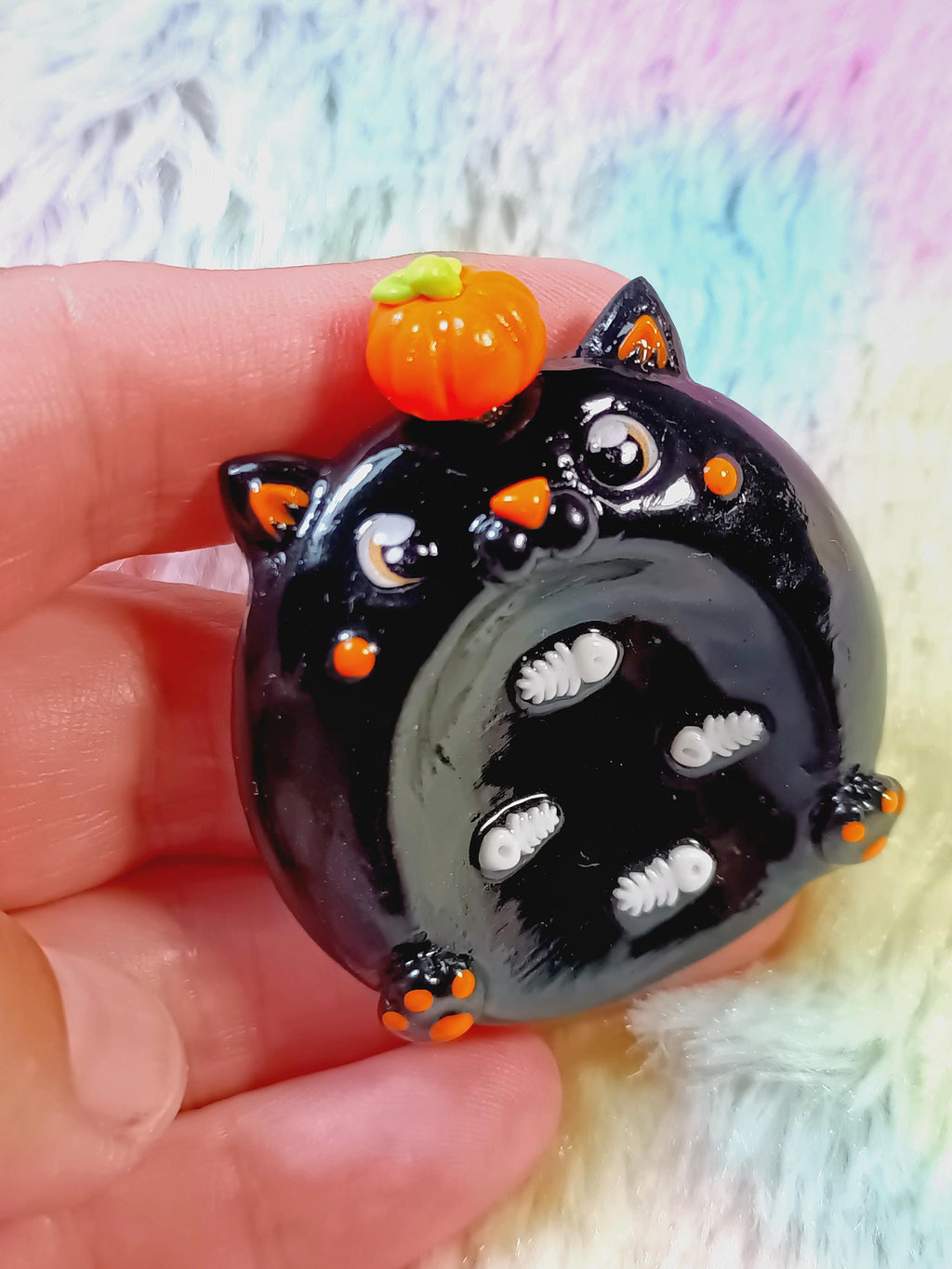 Pedra da Ansiedade Halloween, Gato Preto com Abóbora Giratória, Feita à Mão, Pedra Calmante 4,5 cm, Arte Terapêutica
