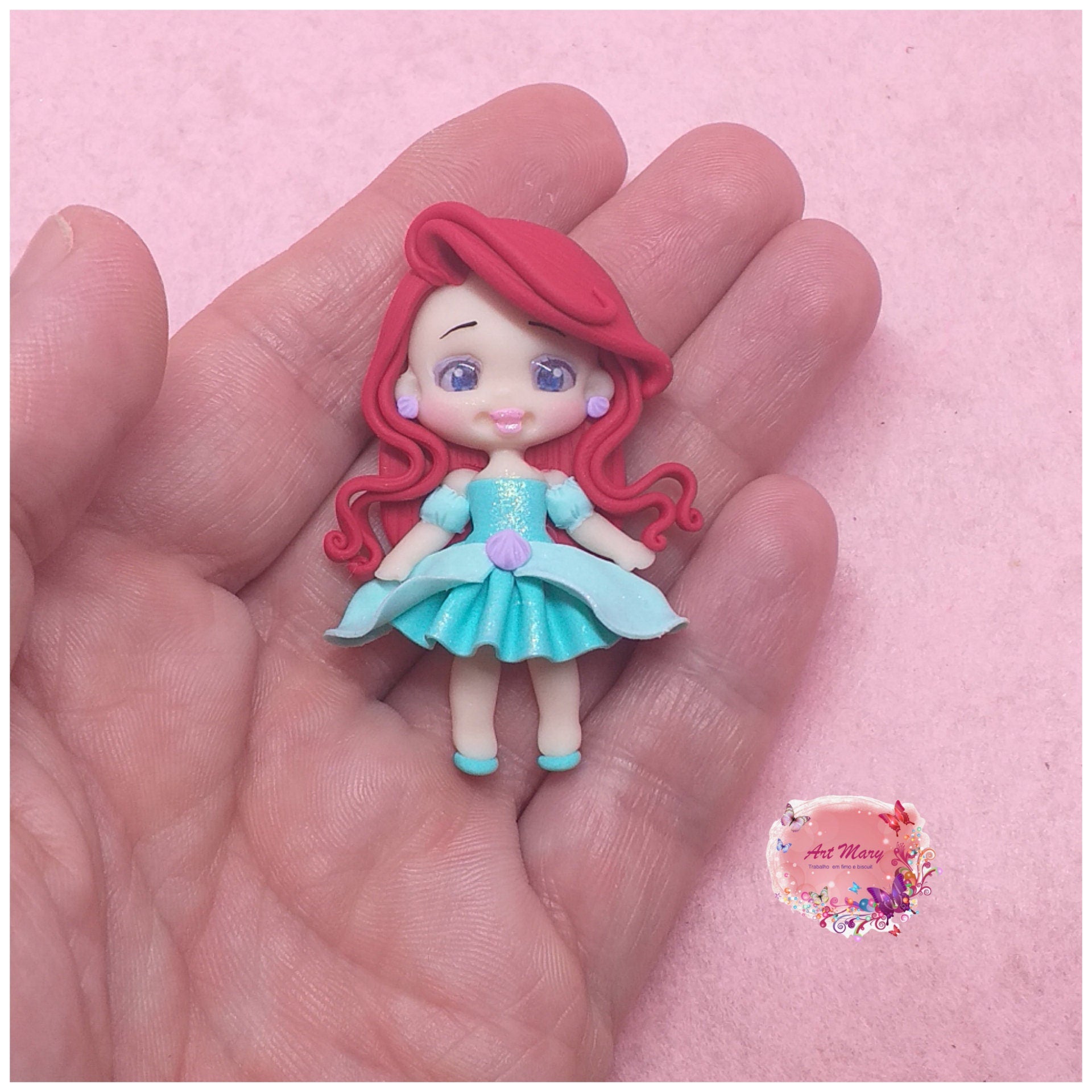 Amuleto de pequena sereia em argila polimérica, fimo